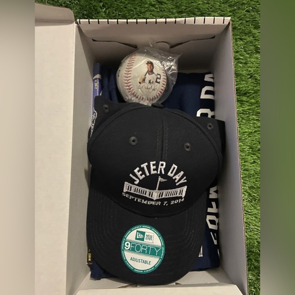 Derek Jeter Final Season Game Day. Sept. 7, 2014. Souvenir 5 Piece Box very rare - Picture 2 of 13